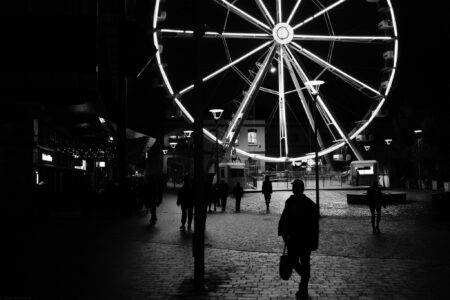 Ferris wheel in Bristol city center at night